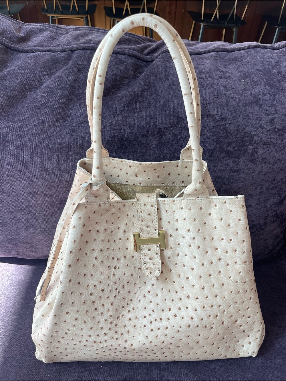 Vera Pelle Made in Italy Real Ostrich Leather Tote Bag Cream Gold H Hardware